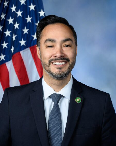 San Antonio Rep. Castro files bill aimed to curb flow of high-caliber U.S. weapons into Mexico – Texas Public Radio