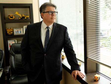 Can Rolando Pablos’ business, schmoozing skills carry him to S.A. mayoralty? – San Antonio Express-News