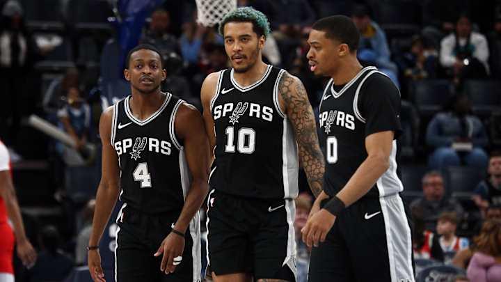 San Antonio Spurs Should Not Trade This Key Player – Athlon Sports