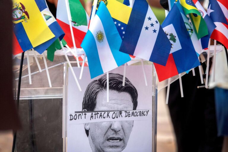 The Story Behind DeSantis’s Migrant Flights to Martha’s Vineyard (Published 2022) – The New York Times