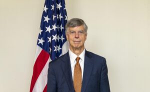 Former U.S. am­bas­sador to Ukraine who resigned in protest launches run for Congress in Michigan – Spectrum News