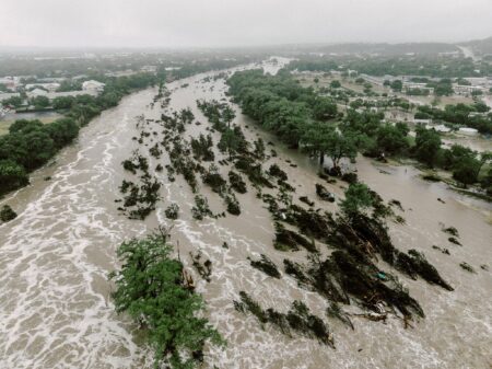 At least 13 dead, 20 girls missing from summer camp in ‘catastrophic’ Texas flooding: Updates – USA Today