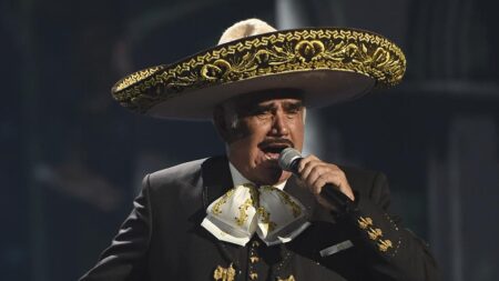 Legendary mariachi singer to serenade the Alamo City this fall – MySA