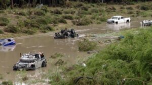 15 vehicles swept away in San Antonio flooding, leaving 8 dead and 6 missing – NBC News