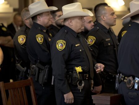 Bexar County Sheriffs and U.S. Marshals recover drugs and guns in raid of South Side home – WOAI