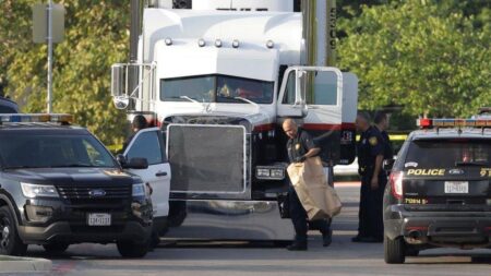 Blistering hot truck full of immigrants found at Texas Walmart; 9 dead – USA Today