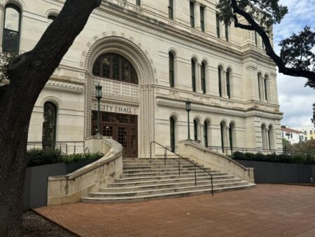 City services closed, open in San Antonio on Thanksgiving Day – MySA