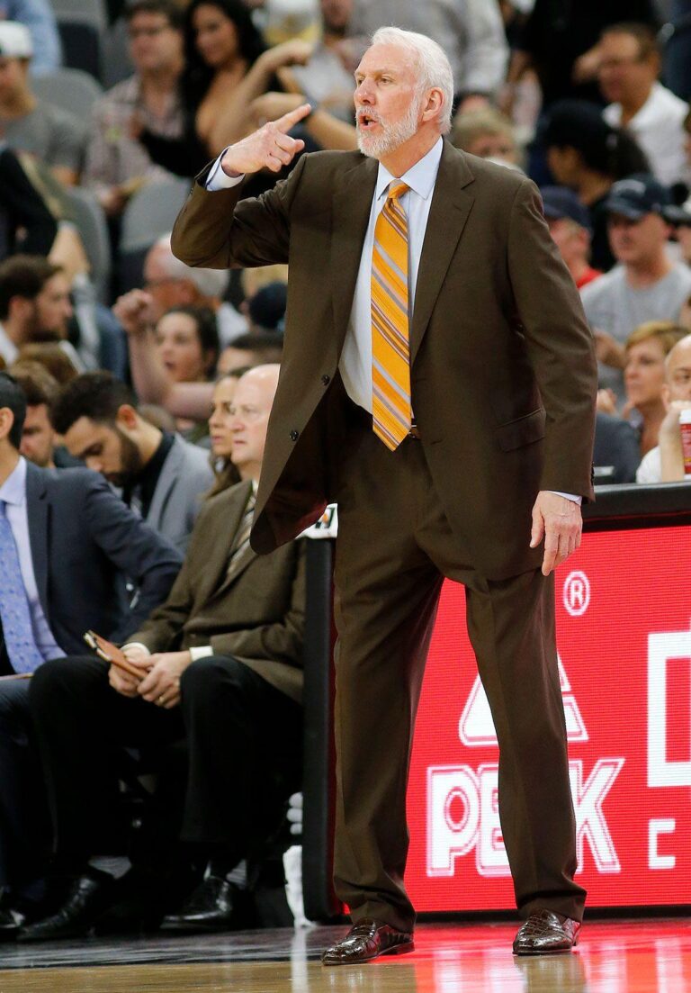 Gregg Popovich: San Antonio coach scolds fans for booing former Spurs star Kawhi Leonard – CNN