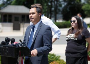 Joaquin Castro and Beto O’Rourke draw 1,000 at San Antonio rally – San Antonio Express-News