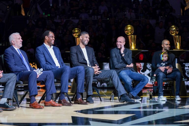 San Antonio celebrates Coach Pop, Spurs basketball royalty ahead of HOF enshrinement – Texas Public Radio | TPR