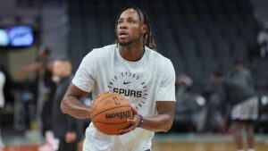 NBA Fans React to Spurs Signing Free Agent Center – Sports Illustrated