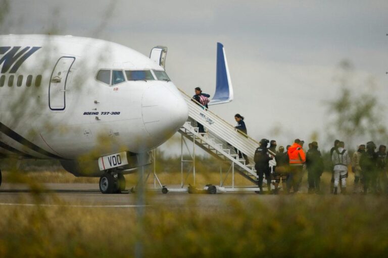 Criminal Investigation Is Opened After Migrant Flights to Martha’s Vineyard (Published 2022) – The New York Times
