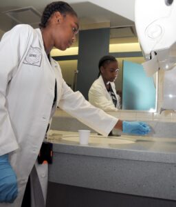News – US Army Institute of Surgical Research hosts mathematics, science camp – DVIDS