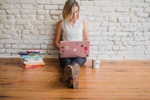 ‘FoodWithBearHands’ influencer Michael Duarte shot by police after making threats – USA Today