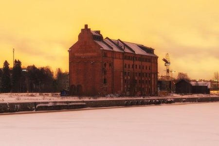 ICE Spent $700 Million on 7 Warehouses. Now It Wants to Get Rid of Them. – The New York Times
