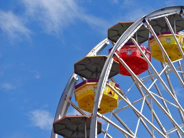 Painted horses, spinning gears: era ends for Carousels USA – San Antonio Express-News